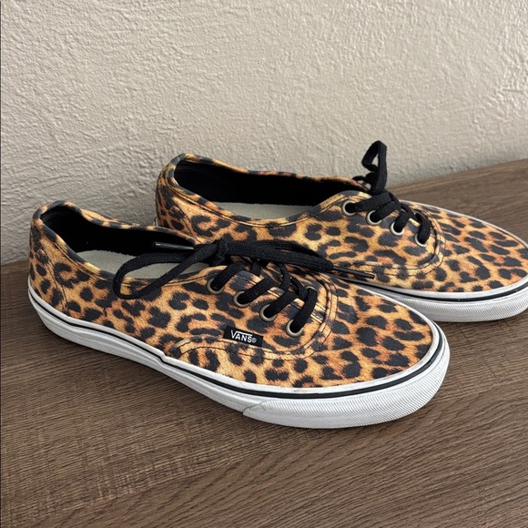 Vans Cheetah Print Sneakers Women’s Size 7 - Picture 1 of 7